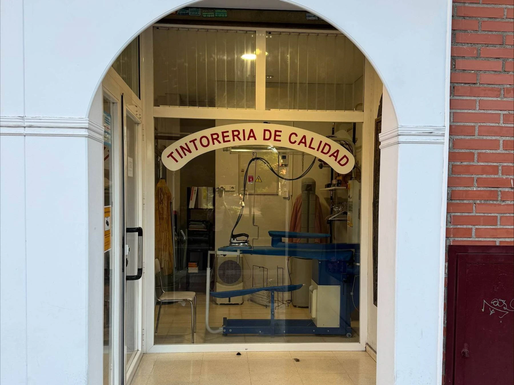 Limpieza y planchado de prendas textiles