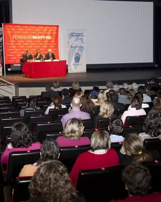 De Foxá asiste a la presentación de una campaña de prevención de accidentes en las personas mayores