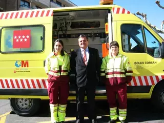 El Ayuntamiento de Majadahonda recibe una ambulancia del SUMMA