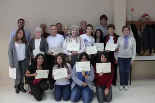 Alumnos de ESO imparten clases de redes sociales y ofimática a personas mayores
