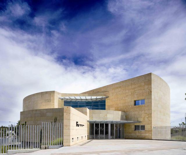 
                                                    La biblioteca de Majadahonda  abre hasta la media noche en época de exámenes