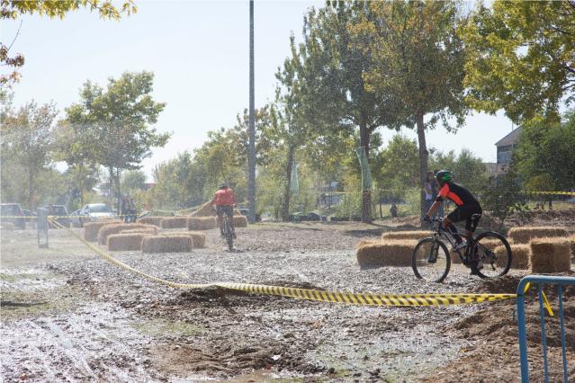 Éxito de participación y público en el ‘I Duatlón Land Warrior Ciudad de Majadahonda’
