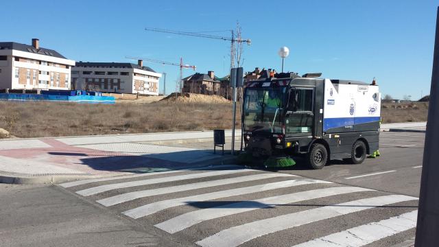 El Ayuntamiento asume la limpieza viaria, el mantenimiento de zonas verdes y la recogida neumática de Roza Martín