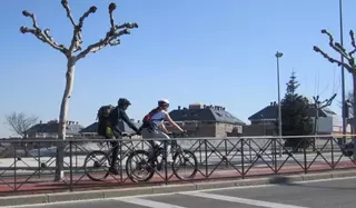 El Ayuntamiento oferta un curso gratuito de mecánica de bicicletas para jóvenes
