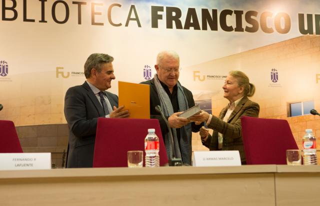 Juancho Armas Marcelo recoge el Premio Francisco Umbral al mejor libro del año