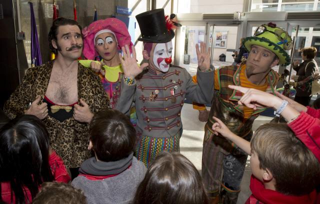 Talleres de circo, magia y globoflexia para niños de 3 a 12 años en Navidad