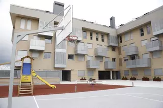 Cuarenta y siete familias acceden a las viviendas públicas del “Residencial Flauta Mágica”
