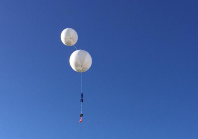 Un grupo de científicos, liderados por el CSIC, desarrolla mediciones de ozono con globos aerostáticos en Majadahonda