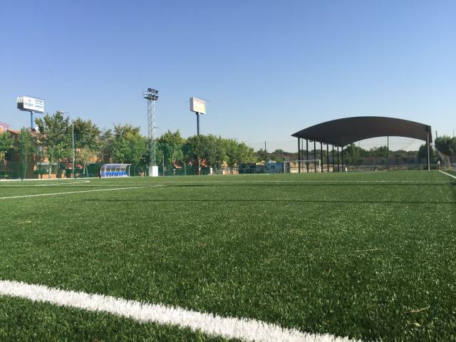 Abre al público el nuevo campo de fútbol de “La Sacedilla”