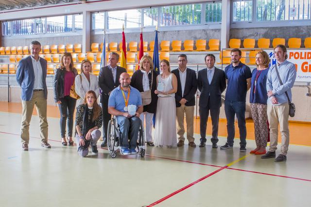 La Granadilla acogió un acto de reconocimiento a los paralímpicos Carlos Vera y Sara Andrés