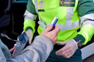 Interceptada una conductora de un autobús escolar que doblaba la tasa de alcoholemia permitida