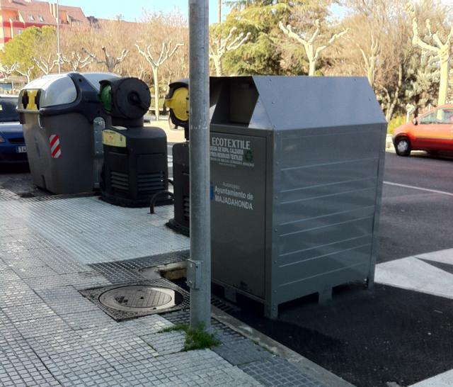 El Ayuntamiento gestionará los contenedores de recogida de ropa usada de Majadahonda