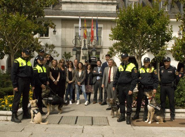 La Policía Local de Majadahonda presenta su unidad canina