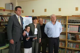 Los alumnos del C.E.I.P. Rosalía de Castro plasman su visión de Majadahonda en un libro editado por Planeta
