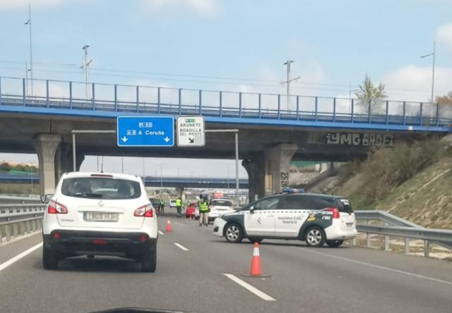 
                                                    Controles en las carreteras de la región para evitar la salida de los madrileños a sus segundas residencias