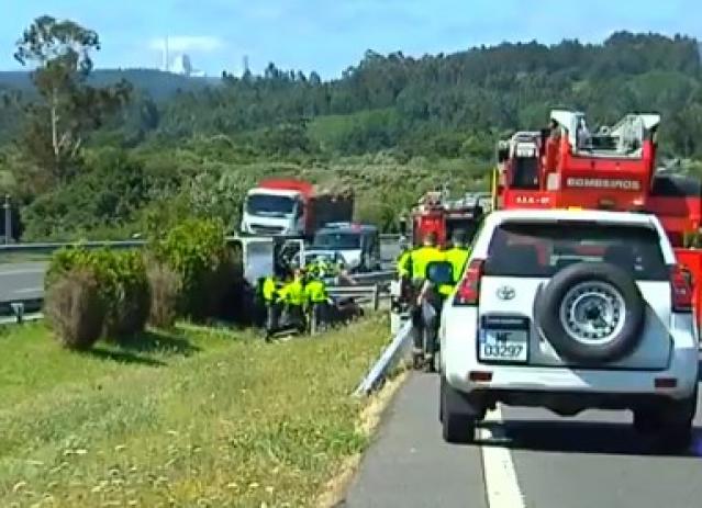 Una madre y su hijo, vecinos de Majadahonda, fallecen en un accidente de tráfico en el municipio coruñés de Abegondo