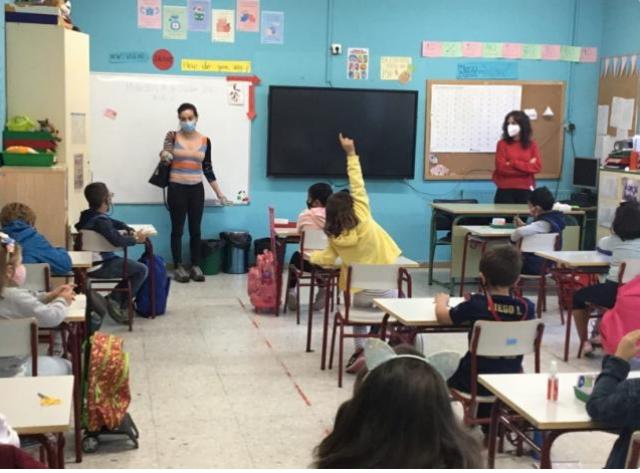 
                                                    Medidores de CO2 en las aulas madrileñas para conocer los niveles de ventilación 