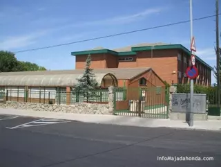 Aprobada la moción socialista para dotar de un servicio de enfermería y purificadores de aire a todos los colegios públicos majariegos