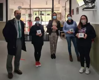 El Ayuntamiento entrega medidores de CO2 a centros educativos y de educación especial