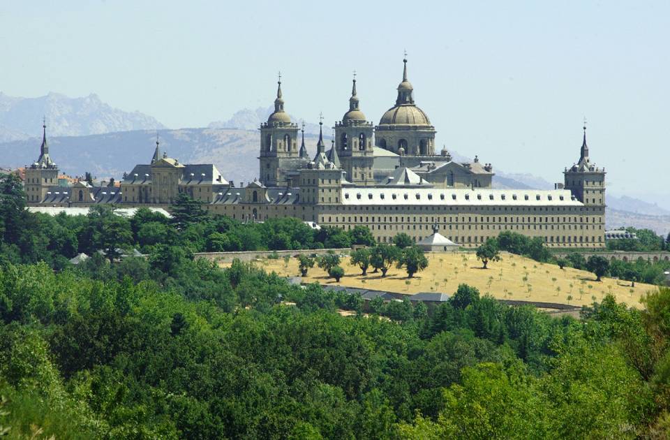 
                                                    La Comunidad de Madrid ofrecerá bonos turísticos de hasta 600 euros por persona a partir de julio