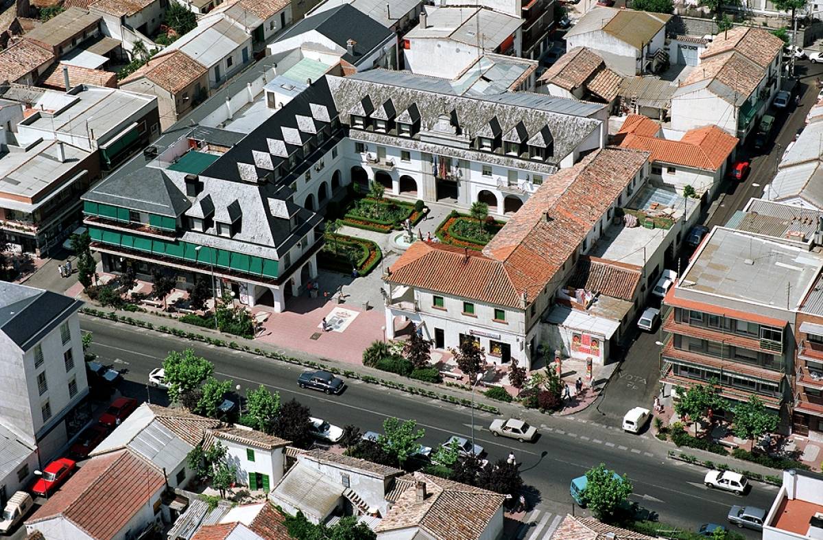 
                                                    El paro en Majadahonda cae casi un 10% en el último año