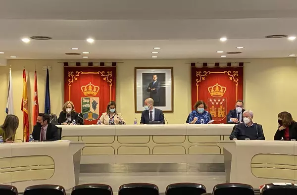 PSOE Majadahonda vuelve a denunciar la 'actitud dictatorial' del Alcalde impidiendo a los vecinos hacer preguntas en el Pleno Municipal