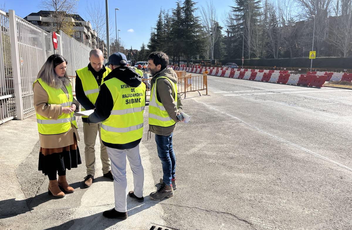 En marcha los trabajos de construcción de la nueva glorieta en la Avenida de Guadarrama