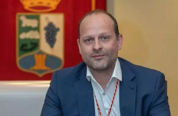 David Rodriguez Cabrera, candidato del PSOE a la alcaldía de Majadahonda en las elecciones municipales 2023