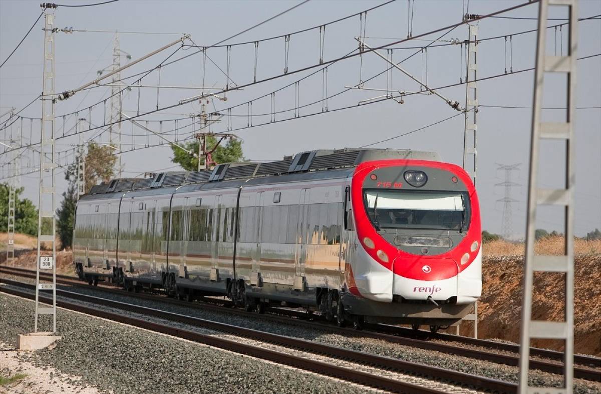 
                                                    Adif ejecutará mejoras en la línea del Cercanías de Las Rozas, Majadahonda y Pozuelo