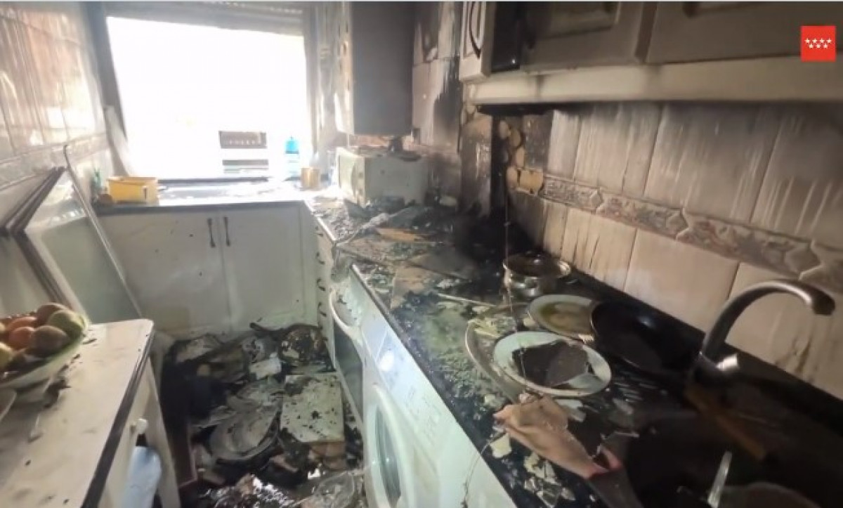 Una comida al fuego desencadena un incendio en una vivienda de Majadahonda