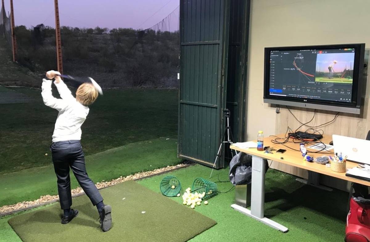 Onegolf organiza su Campamento de Golf de Verano 2024 en Majadahonda con la última tecnología Trackman