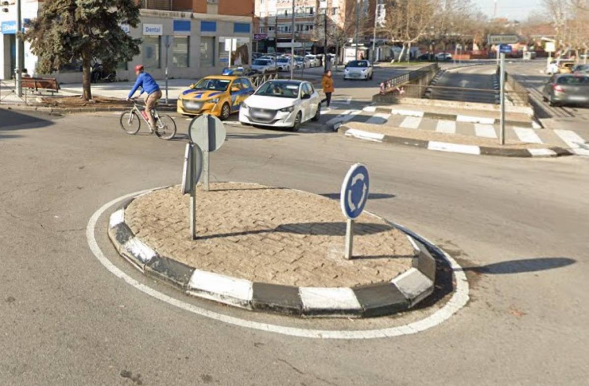 
                                                    VOX Majadahonda propone soluciones para mejorar el tráfico en la rotonda de Doctor Calero