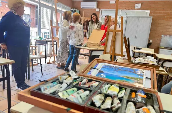 Club de lectura en inglés, danza creativa, mindfulness o fotografía digital, entre los talleres para mayores en Majadahonda