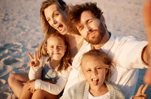 ¿Cómo influyen las redes sociales en la familia? Tres influencers compartirán su experiencia en Majadahonda