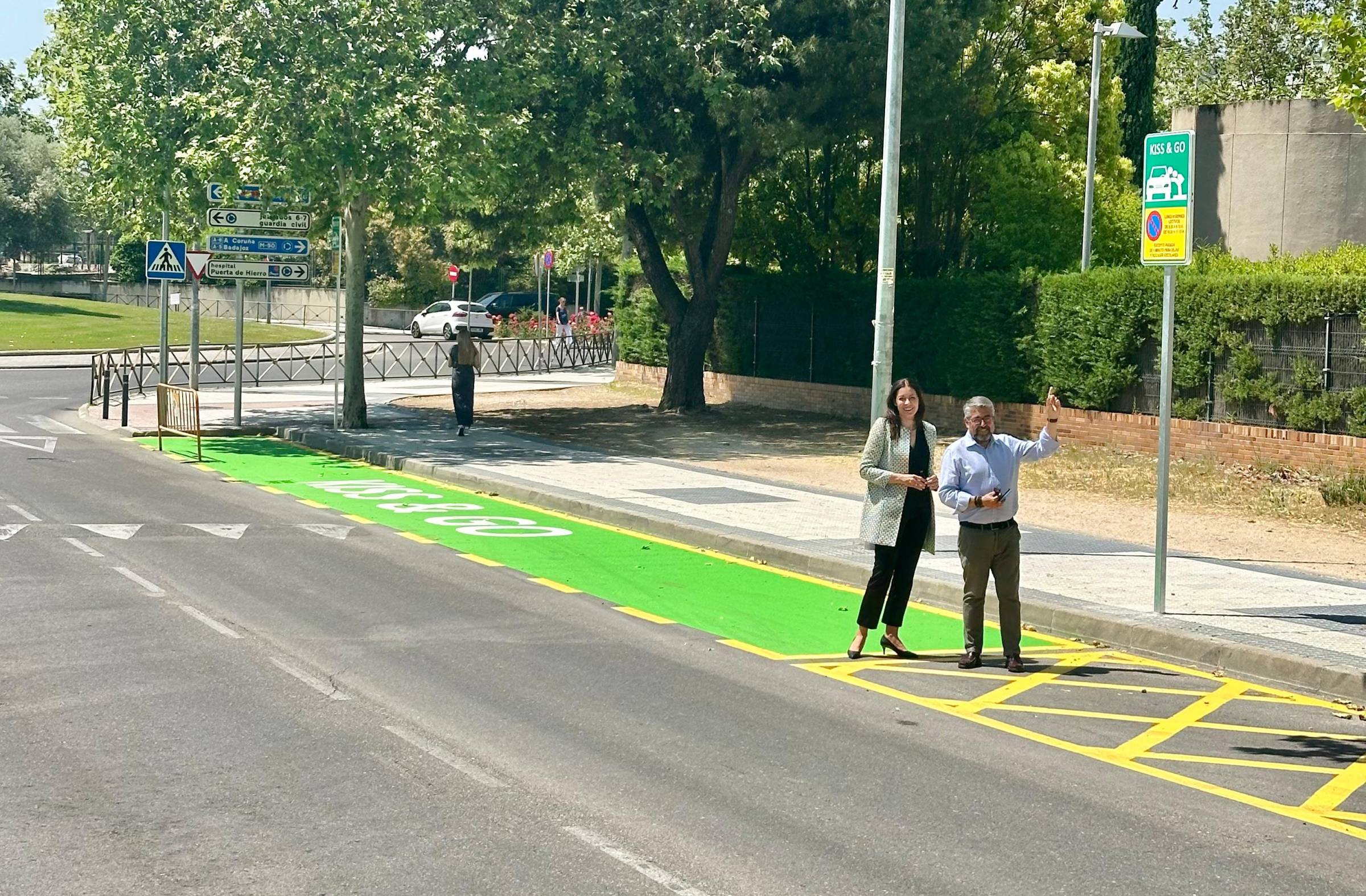 Majadahonda pone en marcha 'Kiss&Go': zonas de parada reservadas para que los padres dejen a sus hijos en el colegio con seguridad
