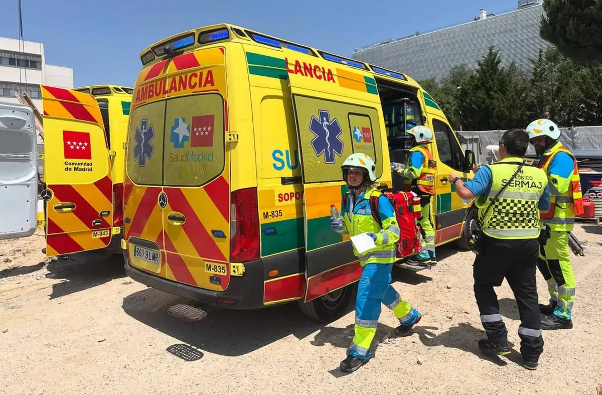 Un trabajador pierde la vida al caerle una plancha de hierro en Majadahonda