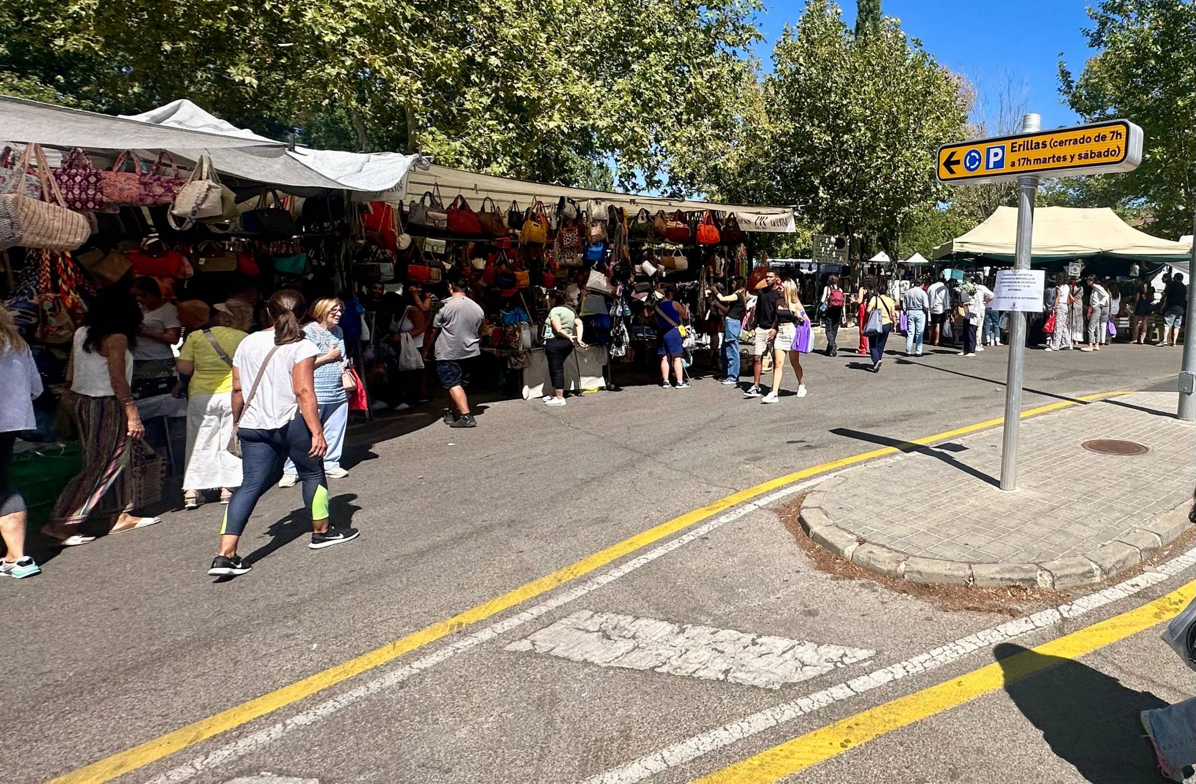 Vecinos por Majadahonda exige la instalación urgente de aseos públicos en el Mercadillo municipal