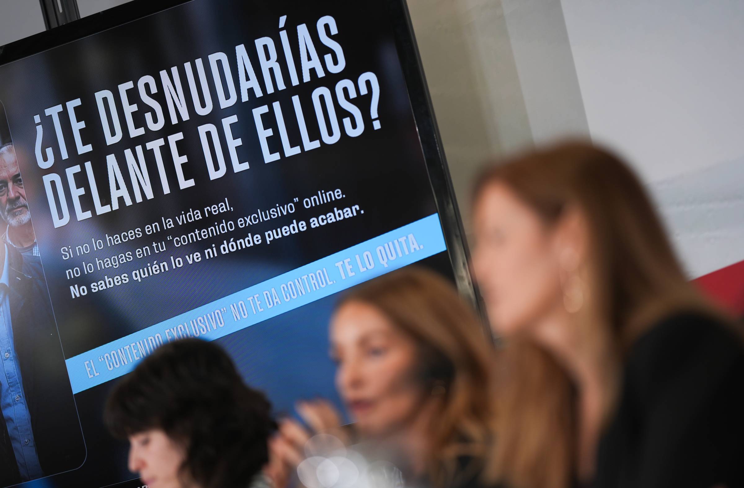 
                                                    La CAM inicia una campaña para concienciar a los jóvenes de los riesgos de la pornografía digital en las redes sociales 