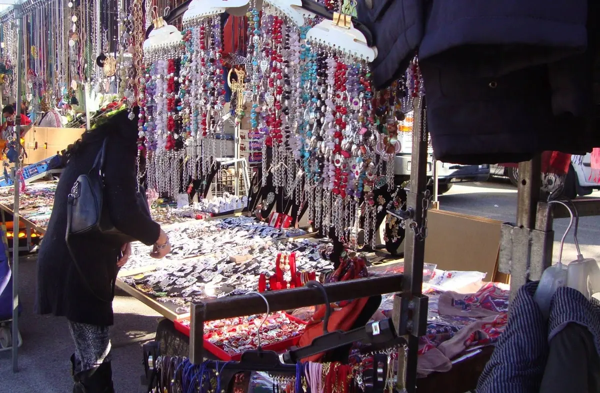 Los vendedores del Mercadillo de Majadahonda, indignados por la suspensión de su actividad el 25 de noviembre