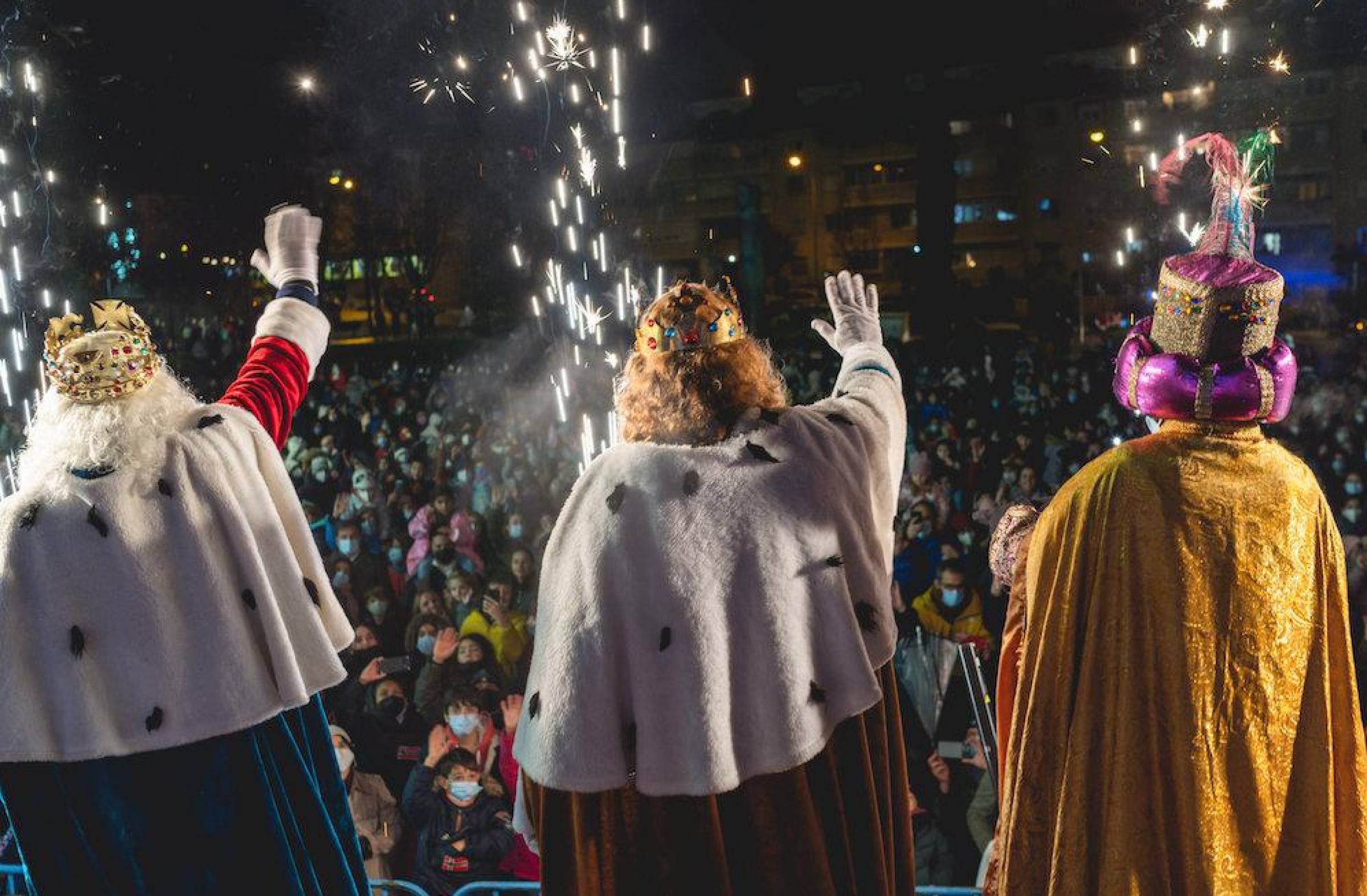 
                                                    Los Reyes Magos llegarán a Majadahonda cargados con 8 toneladas de caramelos, 27.000 luces led, música y mucha ilusión