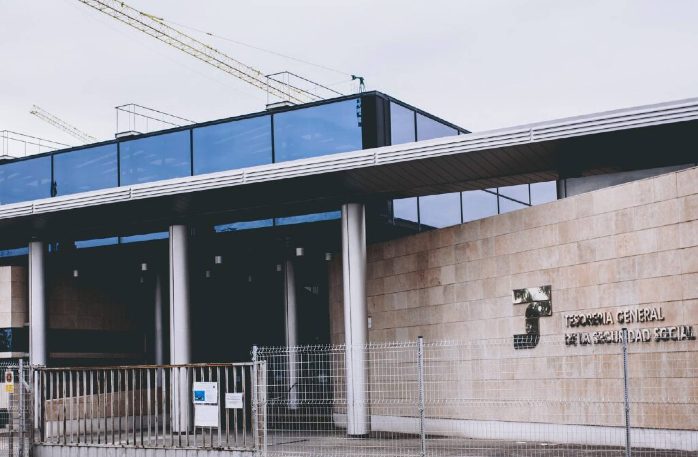 
                                                    PSOE Majadahonda denuncia que el edificio comprado para albergar la nueva biblioteca sigue cerrado y sin proyecto 