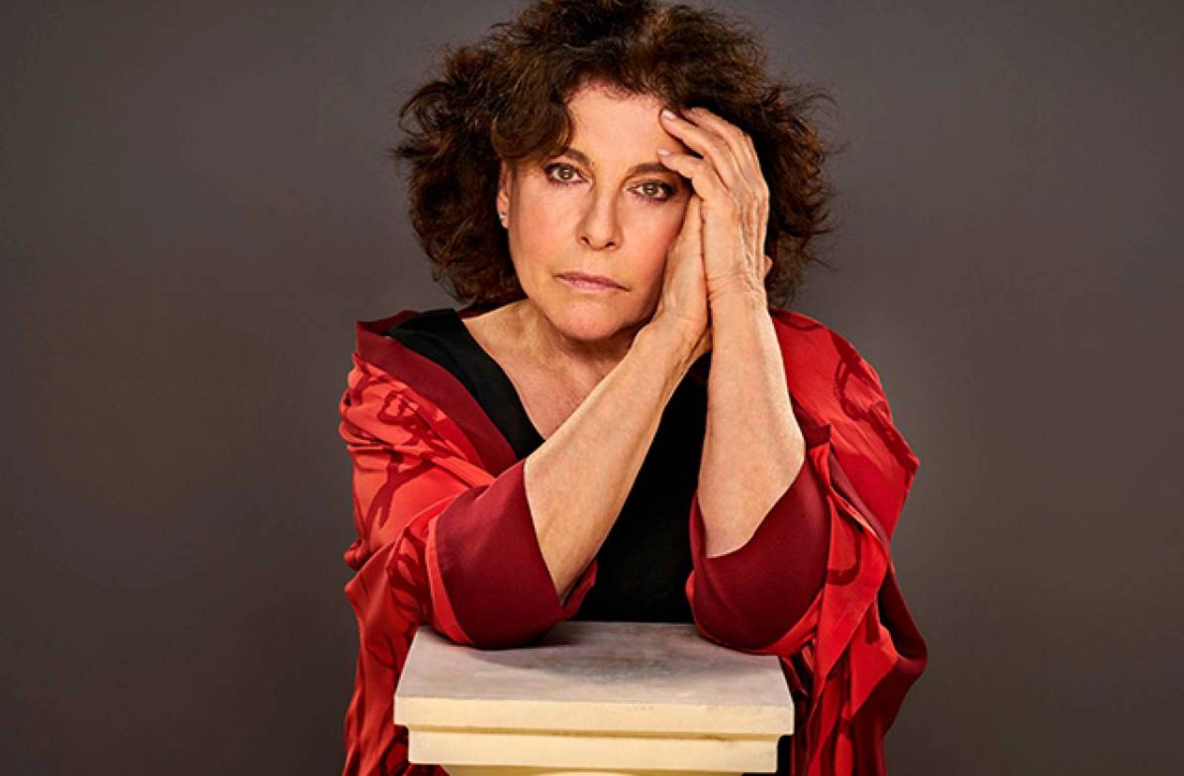 
                                                    La actriz Charo López llega a Majadahonda con un homenaje a las grandes poetisas de la historia