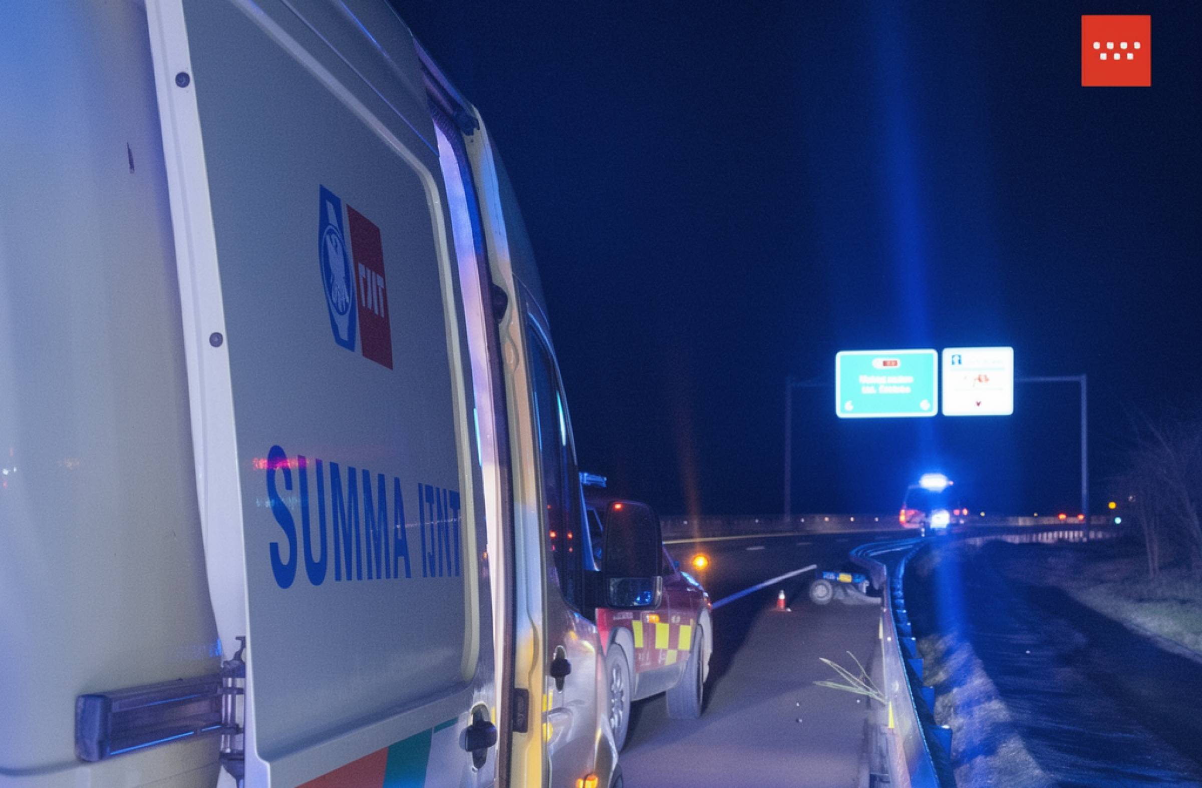 
                                                    Herido grave un motorista tras colisionar con un turismo en la M-509 a la altura de Majadahonda