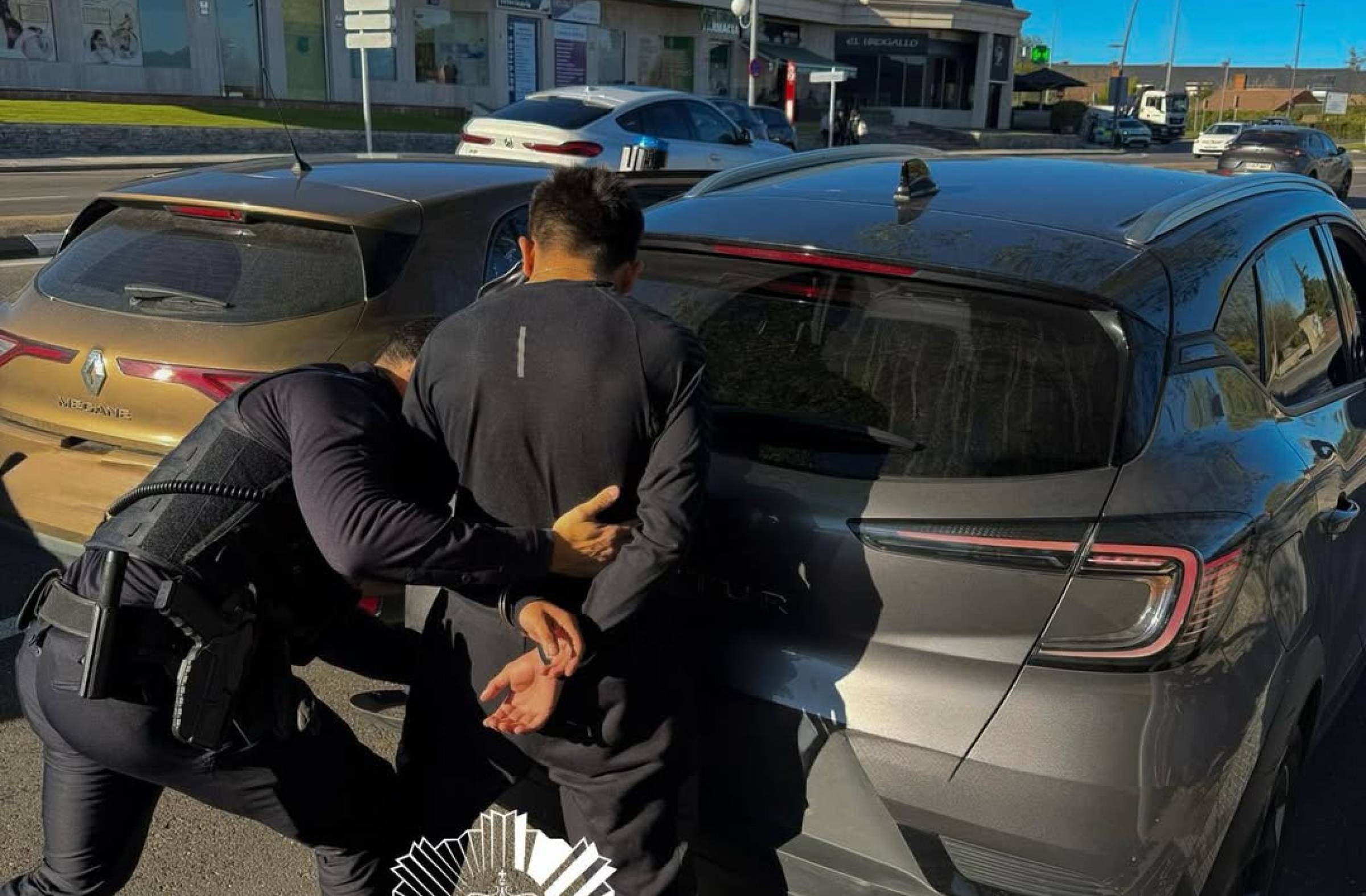 
                                                    Una persecución policial entre Pozuelo y Majadahonda se salda con tres detenidos