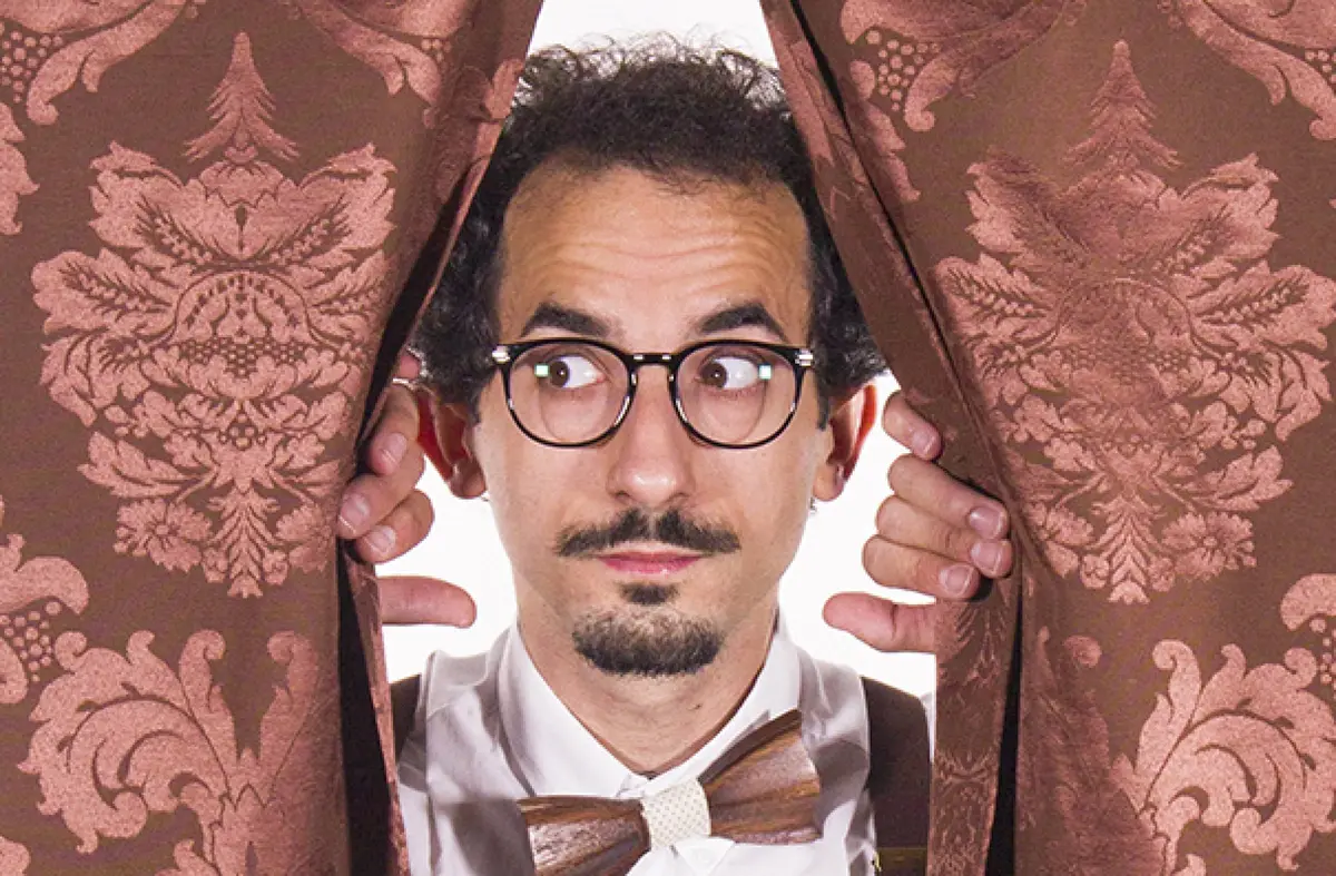 ESPECTÁCULO DE MAGIA. 'La magia de un Trotamundos'. 22 de Mayo en Pozuelo