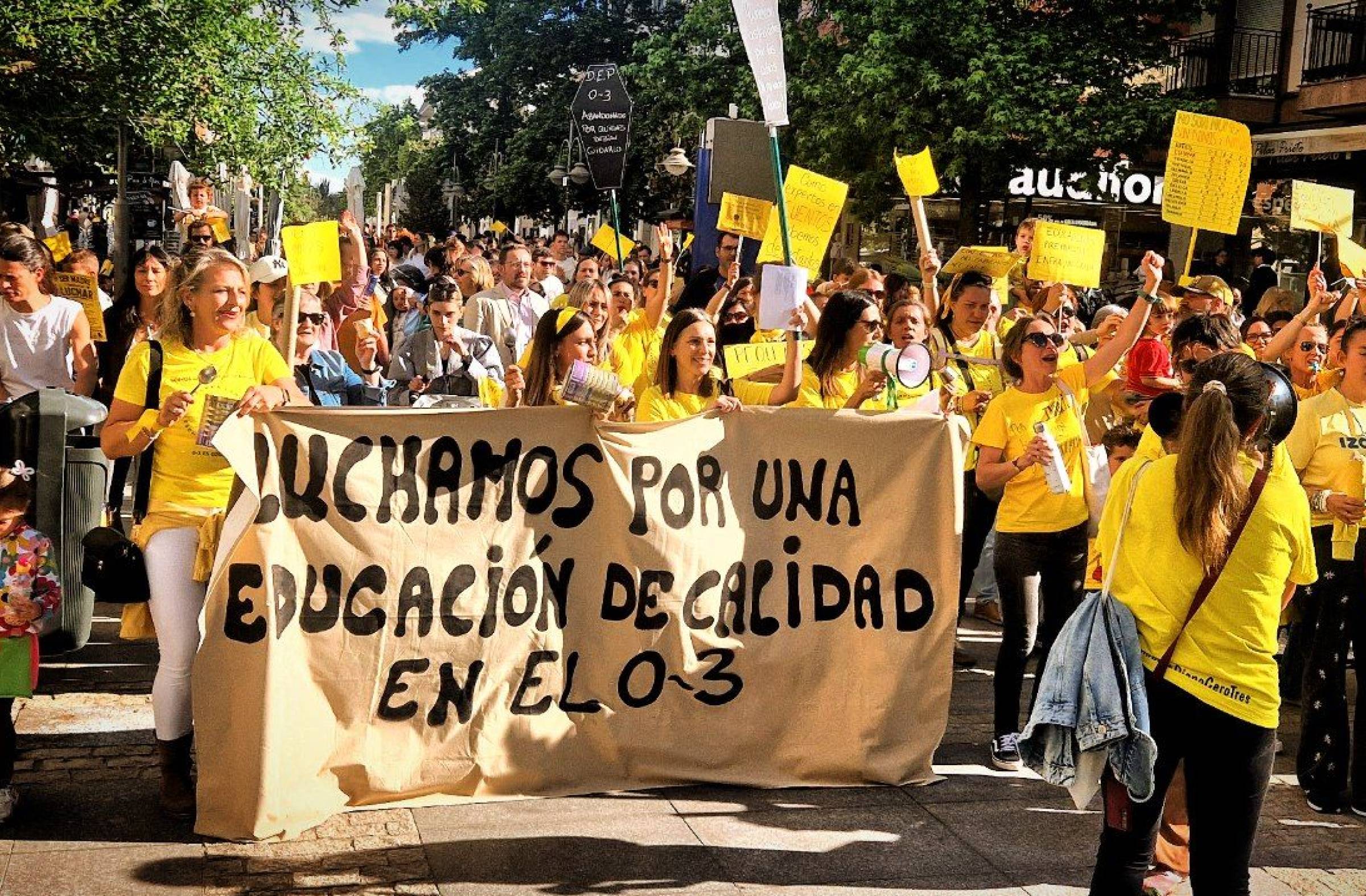 
                                                    Manifestación en Majadahonda en defensa de la educación infantil 0-3