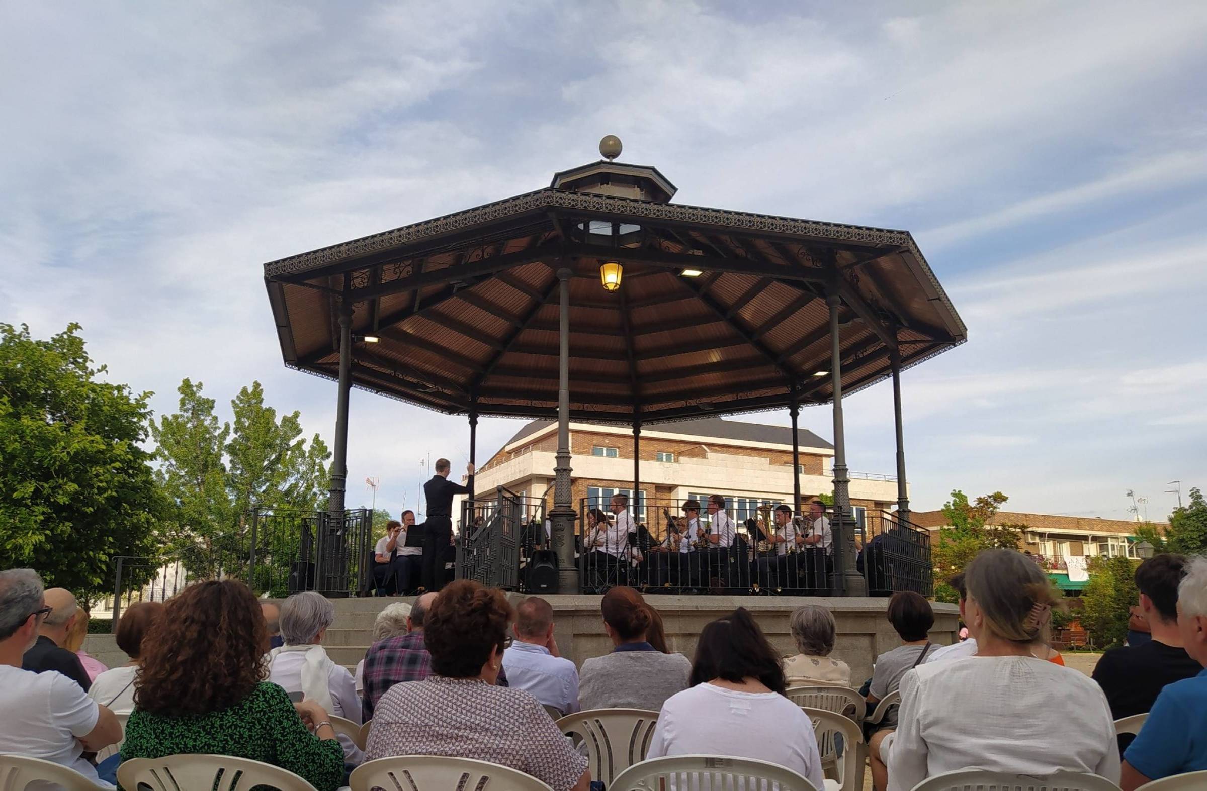 
                                                    Planes de la semana en Majadahonda: arranca 'Música en el Templete', el ciclo de conciertos al aire libre 