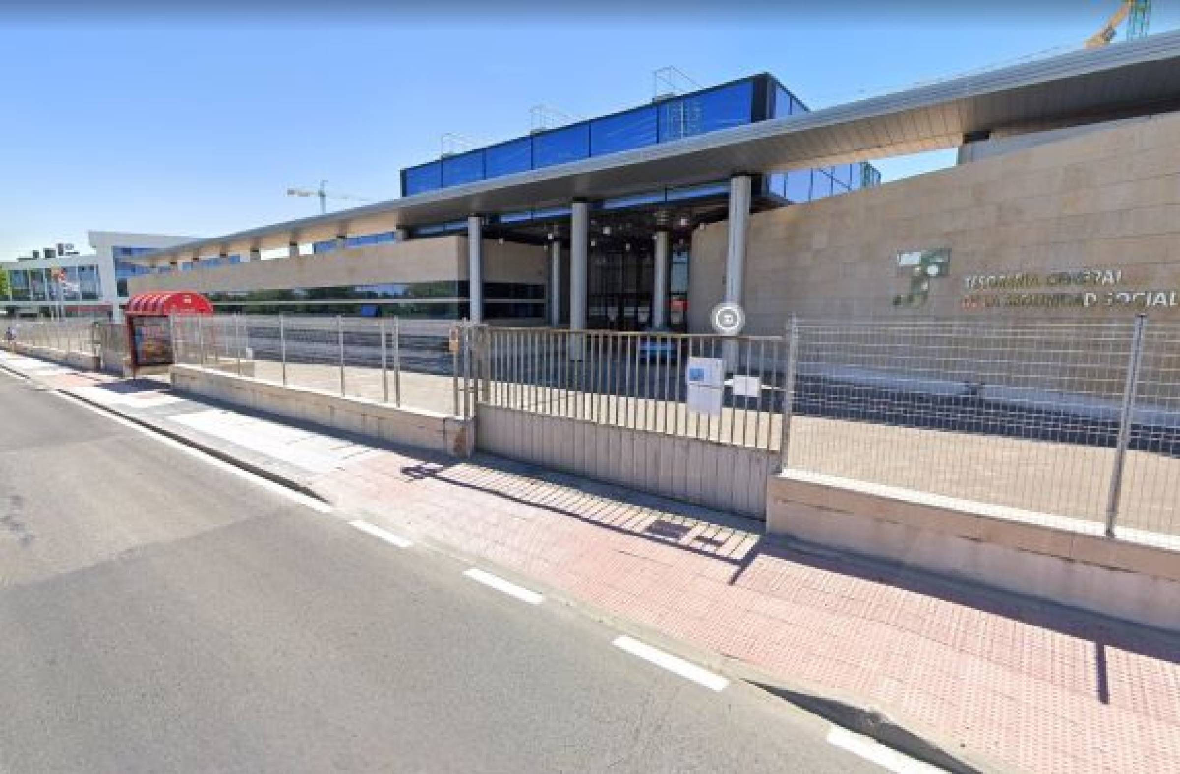 
                                                    Vecinos por Majadahonda reclama una segunda biblioteca ante la saturación de la Francisco Umbral 