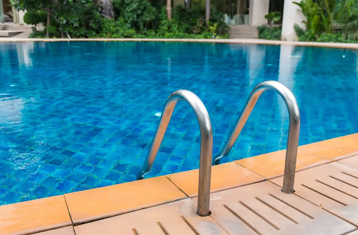              El Ayuntamiento de Majadahonda recuerda a comunidades y urbanizaciones los requisitos para la reapertura de sus piscinas en verano  