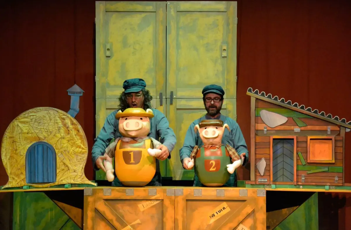 TEATRO DE CALLE. 'La verdadera historia de los tres cerditos'. 28 de Junio en Majadahonda